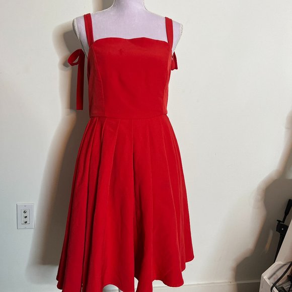 Red Dress Mini - Picture 1 of 7